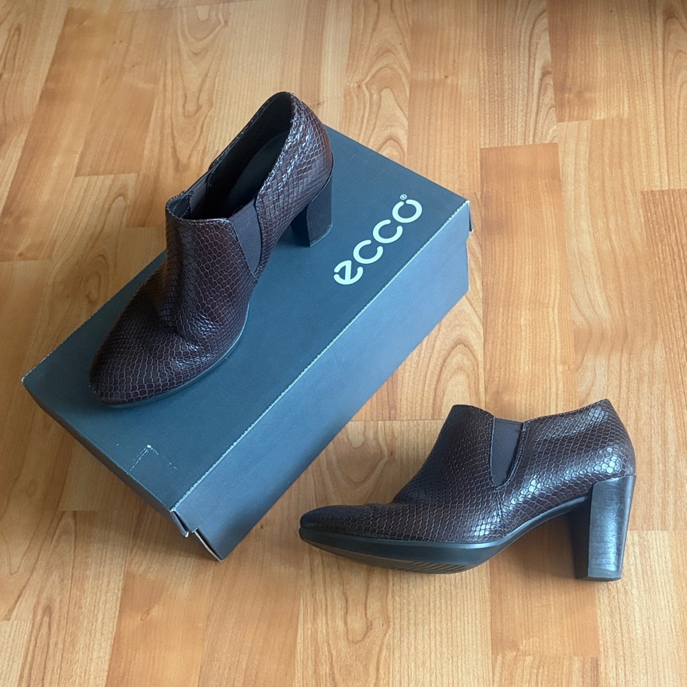 Ecco Shape 55 Plateau Stack in Coffee Snakeskin